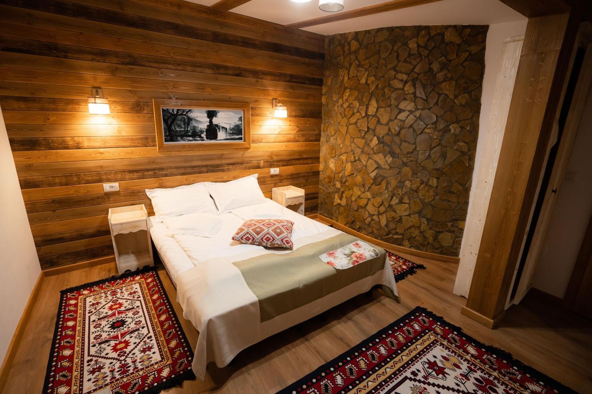 Lidana & 4* Vama (Suceava)